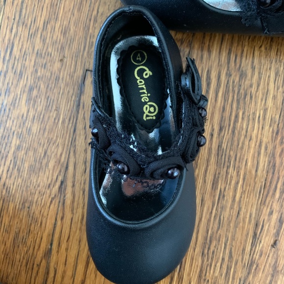 Black Mary Jane’s with lace flower strap NEW - Picture 4 of 5